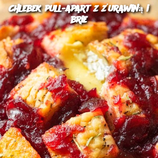 Chlebek pull-apart z żurawiną i brie