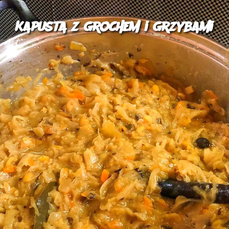 Kapusta z Grochem i Grzybami: A Traditional Polish Dish