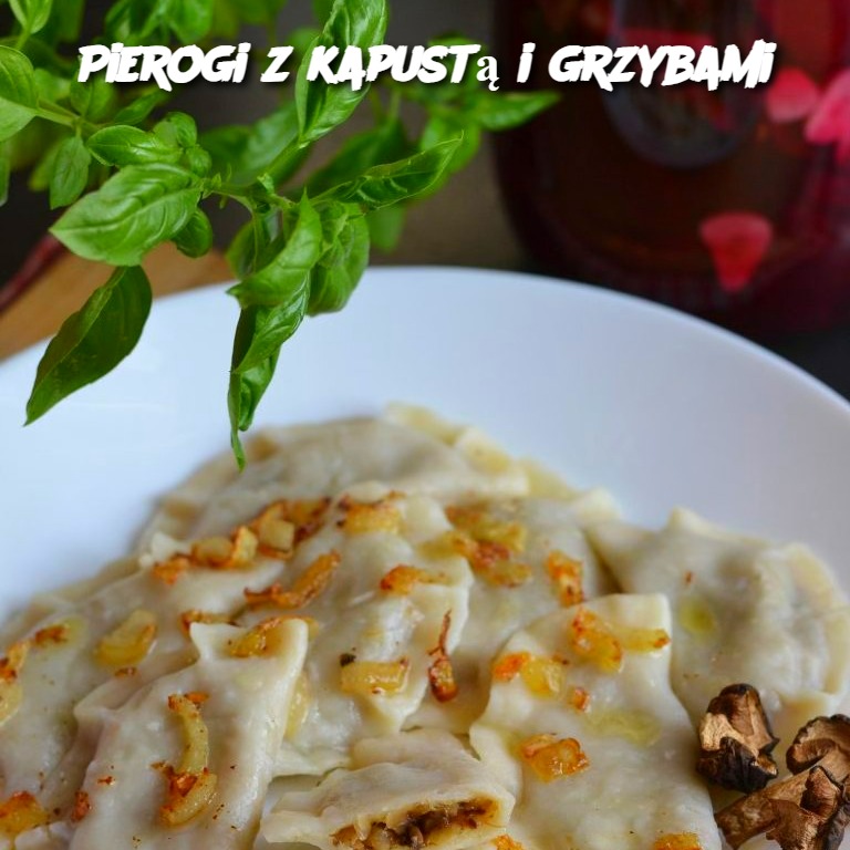 Pierogi z Kapustą i Grzybami: A Traditional Polish Delight