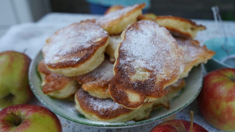 Karpatka z kremem mascarpone i owocami