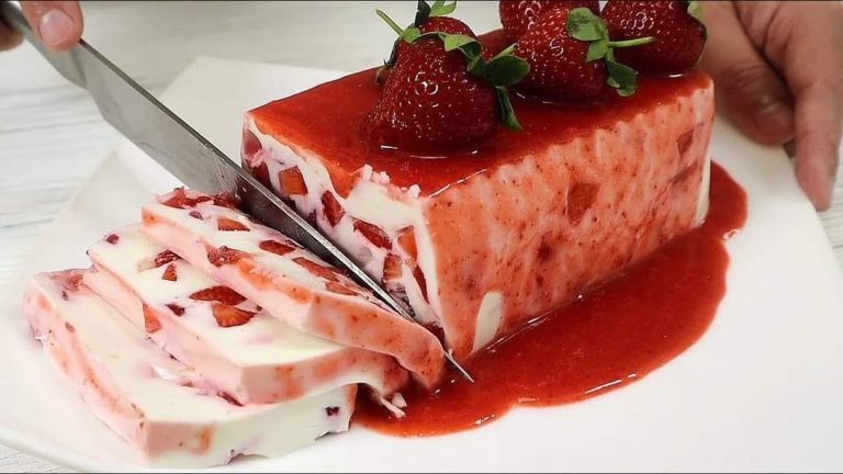 Semifreddo ultra-diététique au yaourt et aux fraises