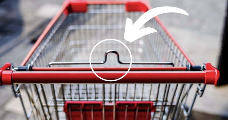 Do czego właściwie służy pętla w wózku sklepowym w supermarkecie?